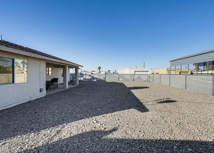 3 Mi To London Bridge: W/ Patio & Grill!