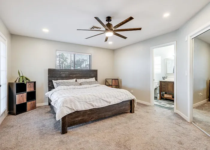 3 Mi To London Bridge: W/ Patio & Grill! *