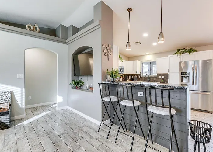 3 Mi To London Bridge: W/ Patio & Grill! Lake Havasu City